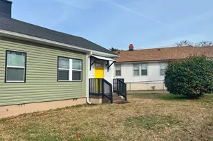 208B Collins Ave, Spartanburg, SC 29306 - Photo 2