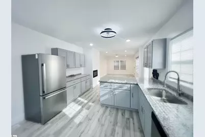 208 B Collins Avenue, Spartanburg, SC 29306 - Photo 10