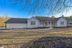 1 Sweetbriar Ct, Greer, SC 29650 - Photo 2