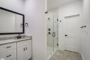 202 Pine St, Easley, SC 29640 - Photo 16