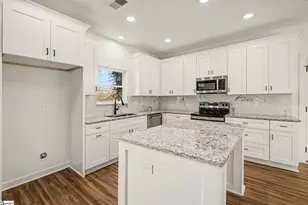 202 Pine St, Easley, SC 29640 - Photo 8