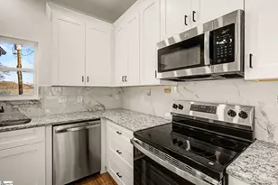 202 Pine St, Easley, SC 29640 - Photo 10