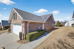 11 Cedarcrest Ct, Simpsonville, SC 29680 - Photo 2