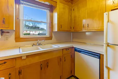 426 Meadowbrook Avenue, Woodruff, SC 29388 - Photo 8