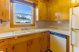 426 Meadowbrook Ave, Woodruff, SC 29388 - Photo 8