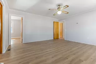 426 Meadowbrook Ave, Woodruff, SC 29388 - Photo 12