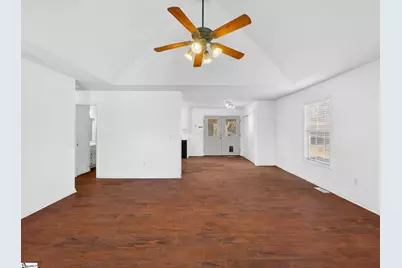 111 Logan Lane, Easley, SC 29640 - Photo 4