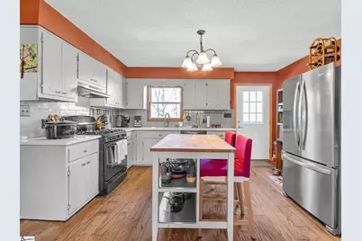 405 Loop Road, Campobello, SC 29322 - Photo 6