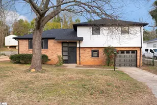 423 Fairmont Dr, Greenville, SC 29605 - Photo 1