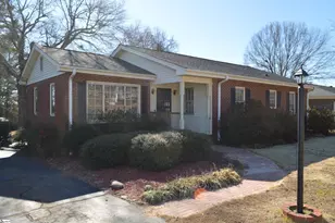 206 Hillside Dr, Greer, SC 29651 - Photo 2