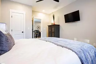 37 Ross St, Greenville, SC 29611 - Photo 8