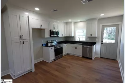 101 Hawkins Street, Greenville, SC 29611 - Photo 6