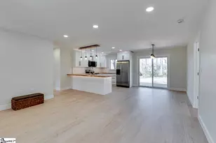 136 W Bluford St, Clinton, SC 29325 - Photo 8