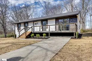 136 W Bluford St, Clinton, SC 29325 - Photo 2