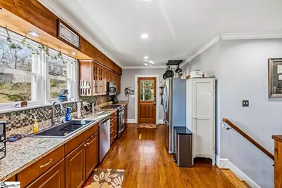 204 Ashley Avenue, Greenville, SC 29609 - Photo 4