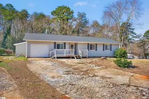 1018 Havelock Dr, Taylors, SC 29687 - Photo 2