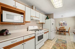 139 Forest Lake Dr, Simpsonville, SC 29681 - Photo 10