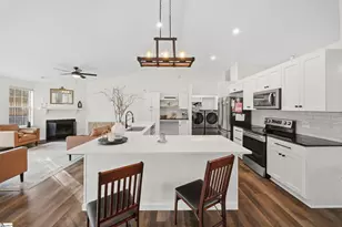 121 Confederate Ln, Greer, SC 29651 - Photo 2