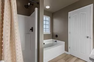 200 Odie Dr, Simpsonville, SC 29681 - Photo 32