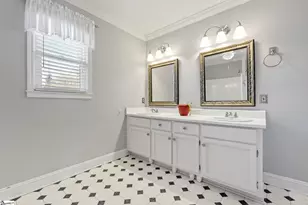 807 Fairview Rd, Greer, SC 29651 - Photo 10