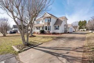 807 Fairview Rd, Greer, SC 29651 - Photo 4