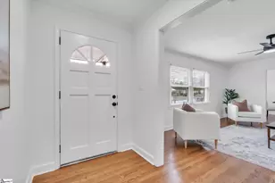 9 Melbourne Ln, Greenville, SC 29615 - Photo 2