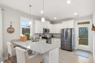 46 Cantrell Dr, Taylors, SC 29687 - Photo 10