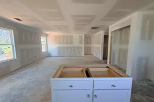 210 Ivydale Dr, Greenville, SC 29609 - Photo 2