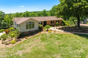 219 Fairview Dr, Greenville, SC 29609 - Photo 2