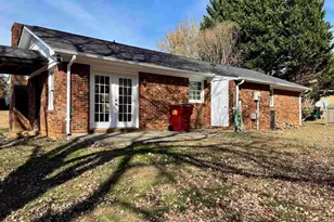 228 Green Ridge Dr, Moore, SC 29369 - Photo 4