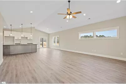 369 Scenic Avenue, Campobello, SC 29322 - Photo 4