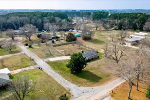 2114 Karen Ln, Anderson, SC 29626 - Photo 2