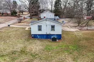 31 Pine Grove Ln, Greenville, SC 29617 - Photo 6