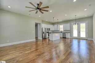 82 Old Schoolhouse Rd, Spartanburg, SC 29307 - Photo 2