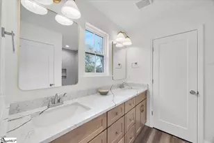 275 Ragan St, Campobello, SC 29322 - Photo 16