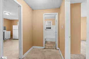 213 Caulder Cir, Spartanburg, SC 29306 - Photo 10