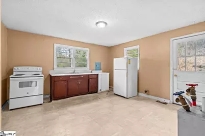 213 Caulder Circle, Spartanburg, SC 29306 - Photo 8