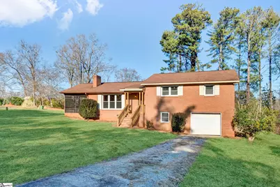 301 Dixon Street, Clinton, SC 29325 - Photo 2