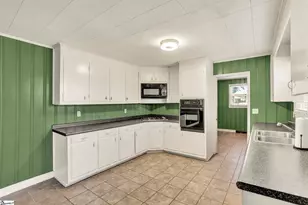 301 Dixon St, Clinton, SC 29325 - Photo 16