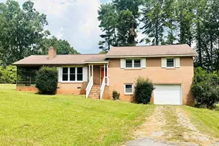301 Dixon St, Clinton, SC 29325 - Photo 2