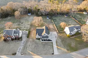 106 Hornbuckle Dr, Easley, SC 29642 - Photo 2