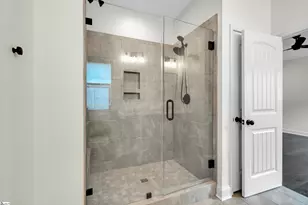 31 Peckham St, Greenville, SC 29607 - Photo 16