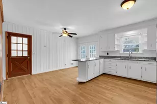 9 Forestdale Dr, Taylors, SC 29687 - Photo 10