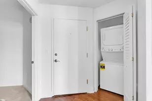 233 N Main St, Greenville, SC 29601 - Photo 6