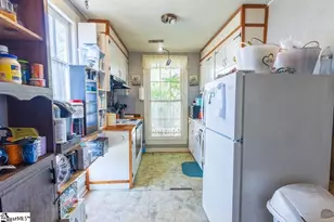 419 Academy St, Laurens, SC 29360 - Photo 16