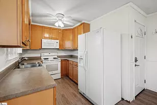 22 Woodridge Dr, Greenville, SC 29611 - Photo 10