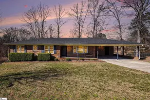 22 Woodridge Dr, Greenville, SC 29611 - Photo 2