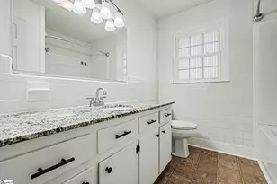 22 Woodridge Dr, Greenville, SC 29611 - Photo 16