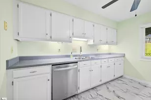 2 Hillview Dr, Greenville, SC 29615 - Photo 8