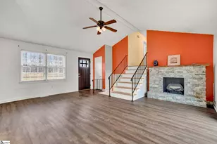 107 Bentbrush Dr, Simpsonville, SC 29680 - Photo 4